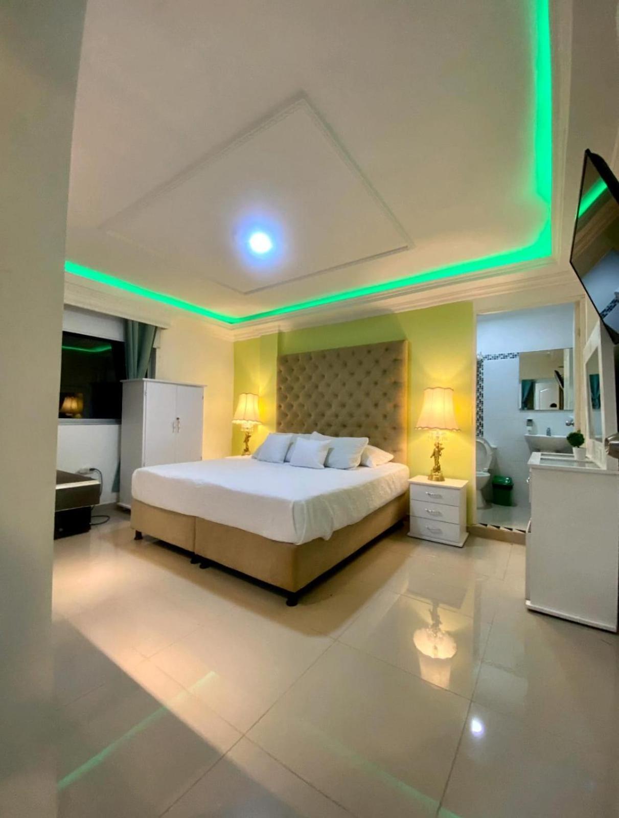 Hotel West California Пуэрто-Эспехо Экстерьер фото